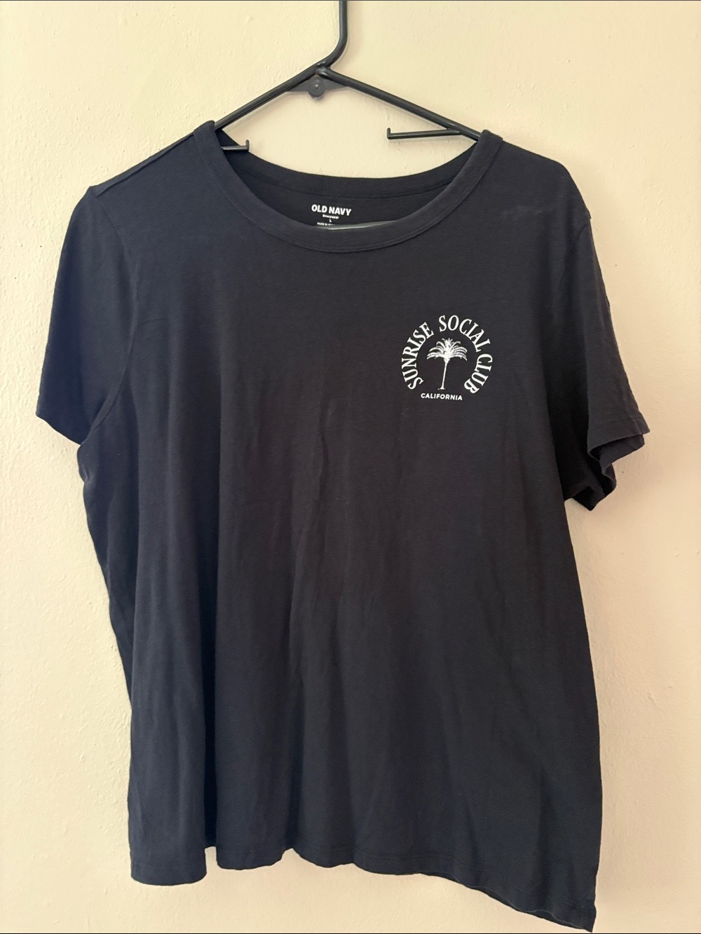 Old Navy Black Short-Sleeve 'Sunrise Social Club' Tee